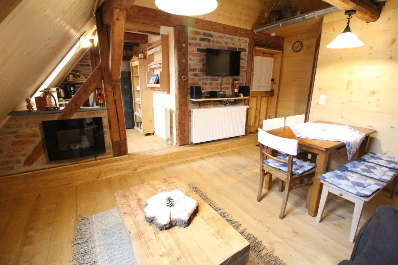 Ferienhaus Anno Dazumal, wie zu Opa`s Zeiten Klingenthal Exterior foto
